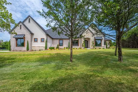 4200 Grand Timber Dr, Edmond, OK 73034