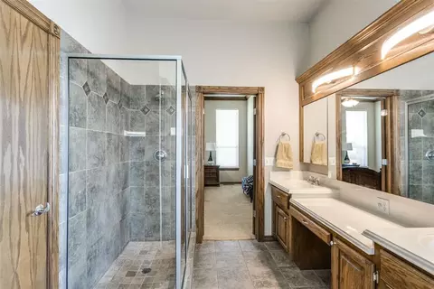 Bath - 7212 Jacob Pl, Tuttle, OK 73089 photo 5 of 6