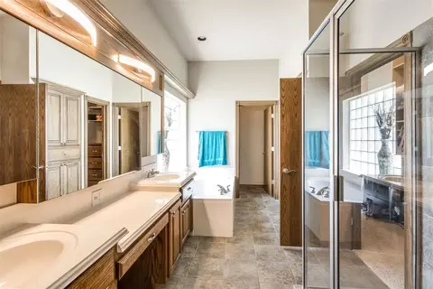 Bath - 7212 Jacob Pl, Tuttle, OK 73089 photo 3 of 6