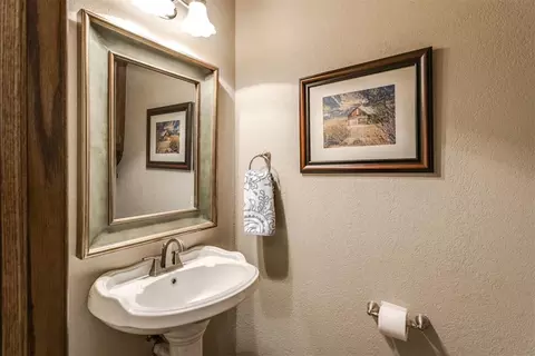 Bath - 7212 Jacob Pl, Tuttle, OK 73089 photo 2 of 6