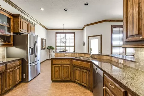 Kitchen - 7212 Jacob Pl, Tuttle, OK 73089 photo 4 of 5