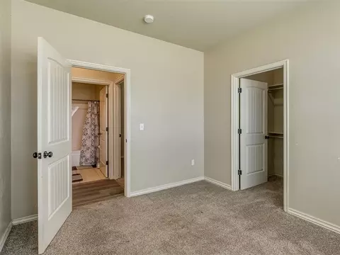 Bedroom - 20764 Frontier Pl, Harrah, OK 73045 photo 1 of 5