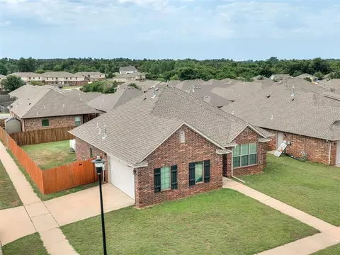 View/Area - 20764 Frontier Pl, Harrah, OK 73045 photo 4 of 7