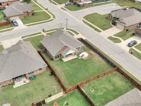 View/Area - 20764 Frontier Pl, Harrah, OK 73045 photo 5 of 7