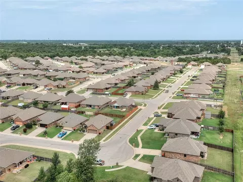View/Area - 20764 Frontier Pl, Harrah, OK 73045 photo 7 of 7