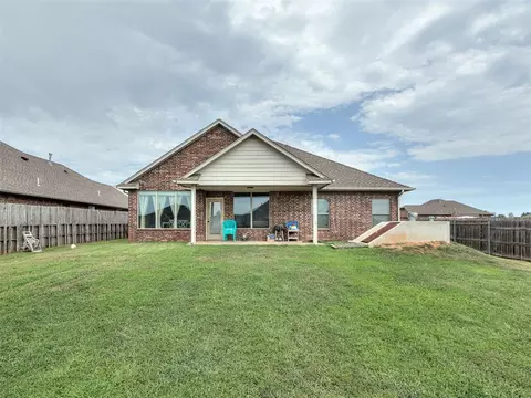 Exterior - 20764 Frontier Pl, Harrah, OK 73045 photo 5 of 6