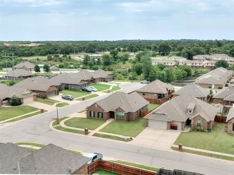 View/Area - 20764 Frontier Pl, Harrah, OK 73045 photo 3 of 7