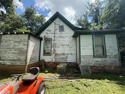 Exterior - 108 W Lee St, Coyle, OK 73027 photo 3 of 10