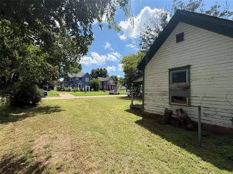 Exterior - 108 W Lee St, Coyle, OK 73027 photo 1 of 10