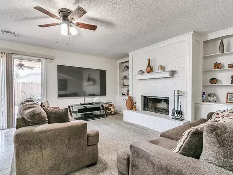 10134 Southridge Dr, Oklahoma City, OK 73159