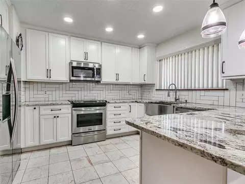 10134 Southridge Dr, Oklahoma City, OK 73159