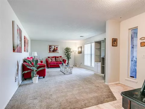 10134 Southridge Dr, Oklahoma City, OK 73159