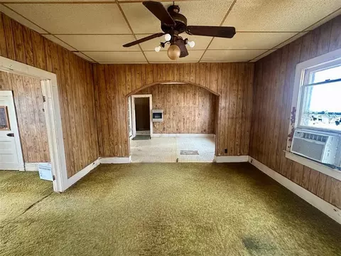 Living - 323 W 3rd St, Watonga, OK 73772 photo 1 of 6