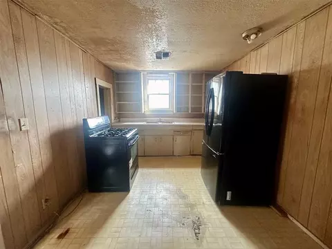 Kitchen - 323 W 3rd St, Watonga, OK 73772 photo 1 of 3
