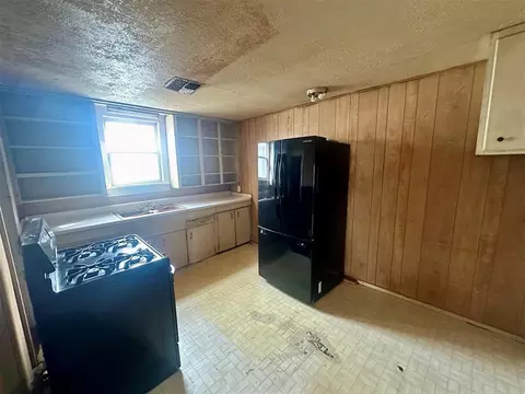Kitchen - 323 W 3rd St, Watonga, OK 73772 photo 2 of 3