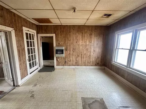 Living - 323 W 3rd St, Watonga, OK 73772 photo 4 of 6