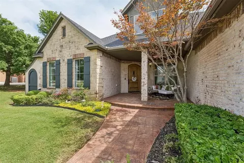 416 Oak Summit Rd, Edmond, OK 73025