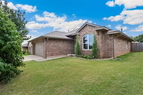11212 NW 100th St, Yukon, OK 73099