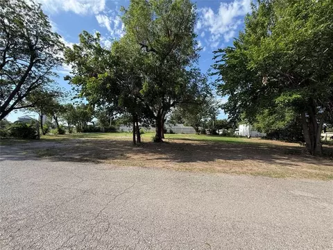 607 W London St, El Reno, OK 73036