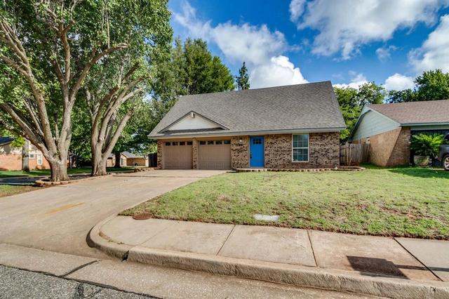 809 Holly Hill Rd, Edmond, OK 73003