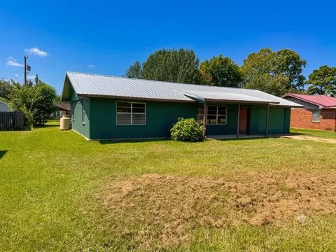 Exterior - 312 E Meadowview Ln, Valliant, OK 74764 photo 2 of 3