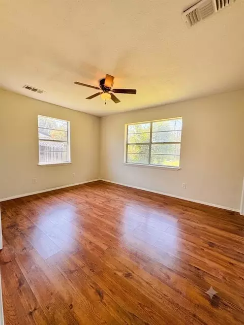 Bedroom - 312 E Meadowview Ln, Valliant, OK 74764 photo 1 of 2