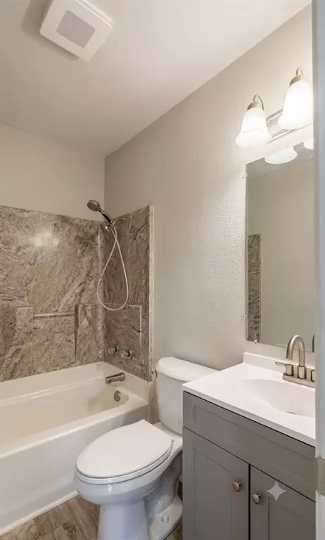 Bath - 312 E Meadowview Ln, Valliant, OK 74764 photo 2 of 2