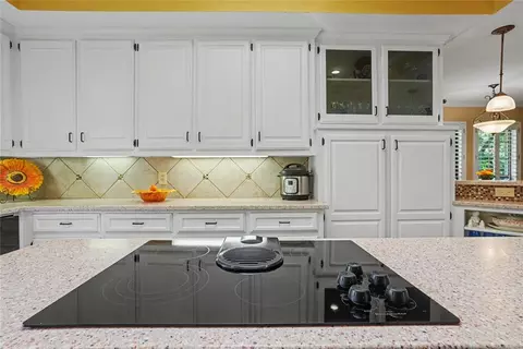 Kitchen - 308 Val Verde St, Altus, OK 73521 photo 8 of 9