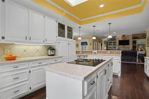 Kitchen - 308 Val Verde St, Altus, OK 73521 photo 4 of 9