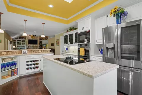 Kitchen - 308 Val Verde St, Altus, OK 73521 photo 5 of 9