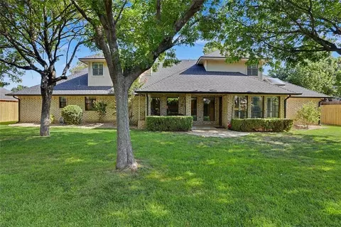 Exterior - 308 Val Verde St, Altus, OK 73521 photo 3 of 6