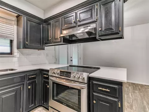 Kitchen - 2007 Ensey Ter, Mustang, OK 73064 photo 3 of 3