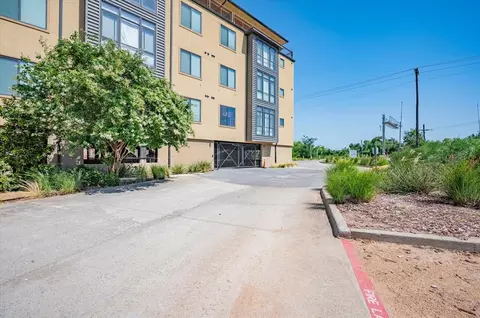 Exterior - 401 E Boyd St #307, Norman, OK 73069 photo 8 of 9