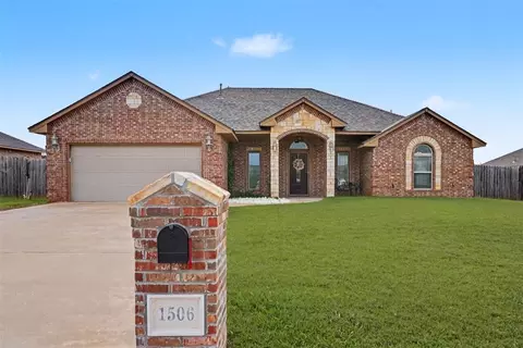 1506 NE Scenic Ridge Rdg, Elgin, OK 73538