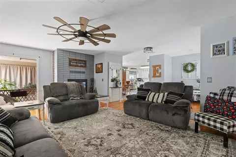 Living - 9482 Daves Dr, Davis, OK 73030 photo 3 of 3