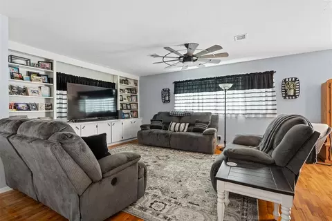 Living - 9482 Daves Dr, Davis, OK 73030 photo 1 of 3