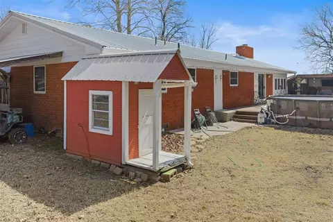 Exterior - 9482 Daves Dr, Davis, OK 73030 photo 2 of 2