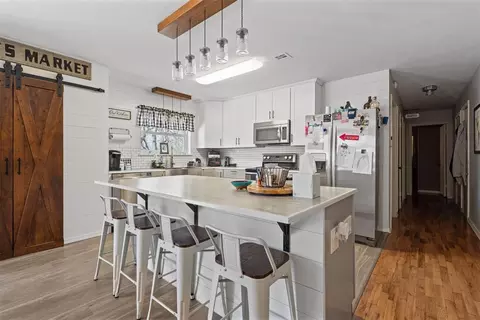 Kitchen - 9482 Daves Dr, Davis, OK 73030 photo 3 of 5