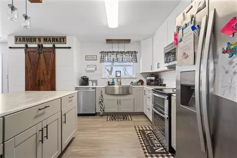 Kitchen - 9482 Daves Dr, Davis, OK 73030 photo 1 of 5