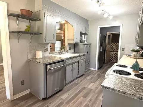 Kitchen - 708 E Lea Ter, Mustang, OK 73064 photo 3 of 3