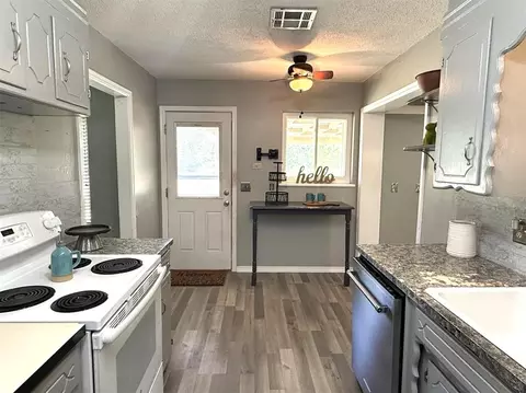 Kitchen - 708 E Lea Ter, Mustang, OK 73064 photo 2 of 3