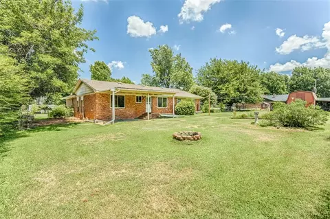 Exterior - 708 E Lea Ter, Mustang, OK 73064 photo 3 of 7