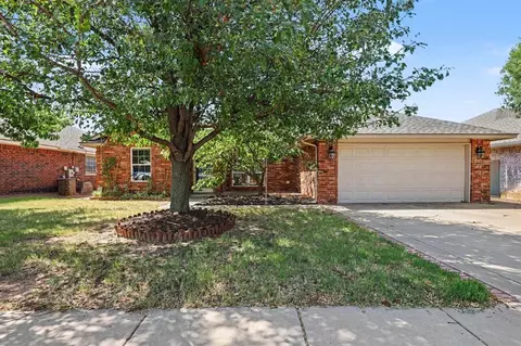 11632 SW 11th St, Yukon, OK 73099