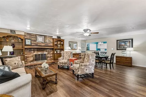 9809 S Country Club Dr, Oklahoma City, OK 73159