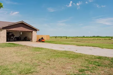 12497 N 1780 Rd, Erick, OK 73645 photo 3