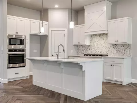 9300 NW 141st St, Yukon, OK 73099