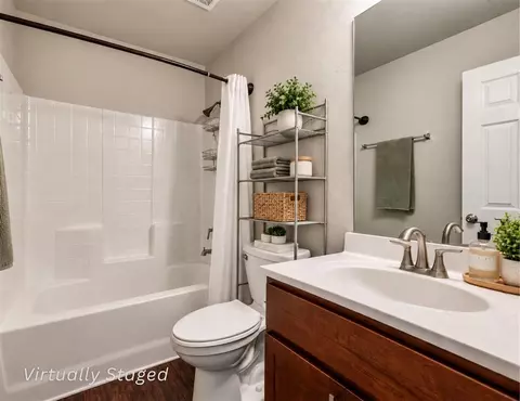 Bath - 5320 Nicole Dr, Tuttle, OK 73089 photo 3 of 3