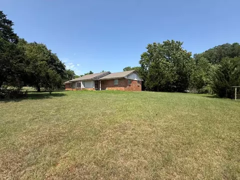 908 Whispering Ln, Newcastle, OK 73065