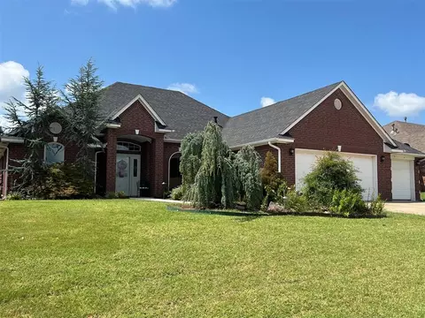 1309 Cambridge Dr, Shawnee, OK 74804