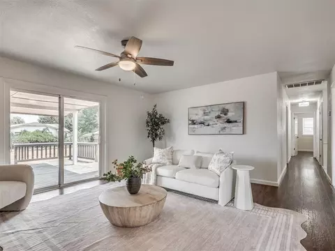 524 S Lewis Ln, Mustang, OK 73064